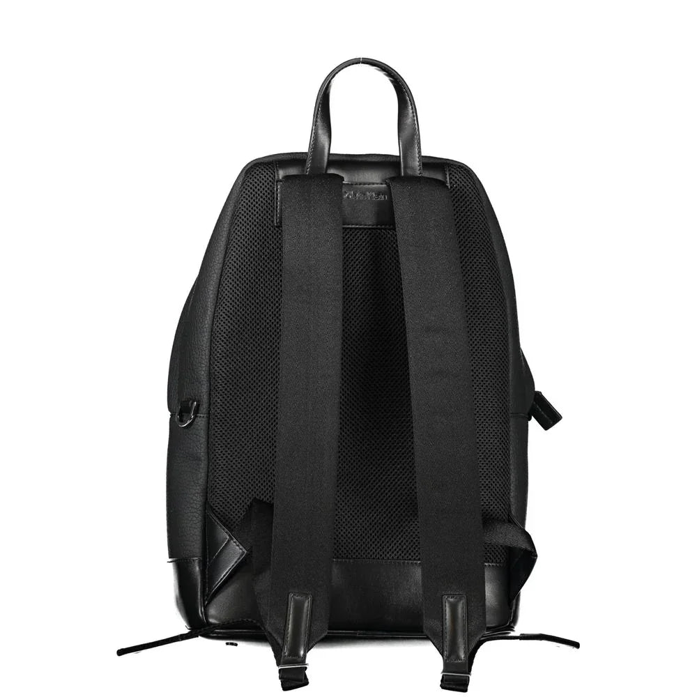 Calvin Klein rugzak in zwart gerecycled polyester met laptopvak, beschermvoetjes en logo - MARANOS