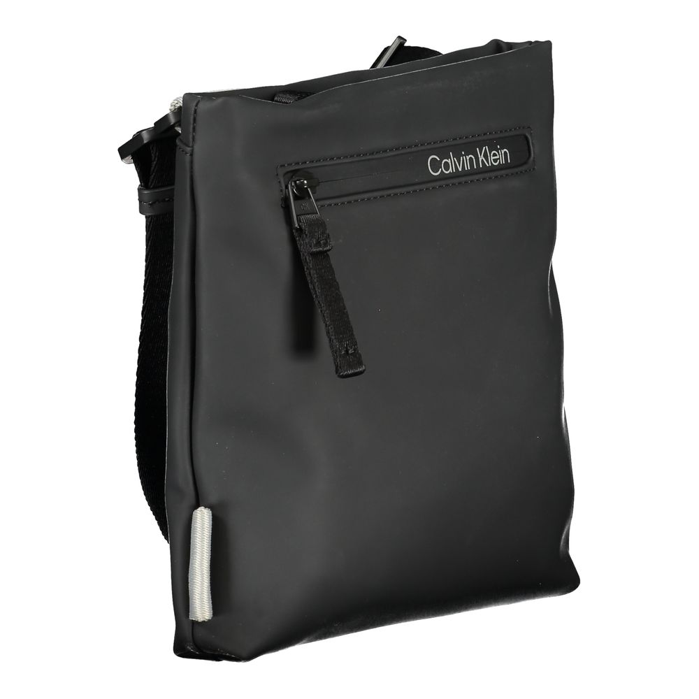 Calvin Klein schoudertas in zwart gerecycled polyester met contrasterende details Calvin Klein