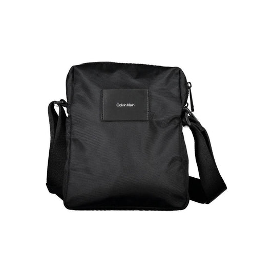 Calvin Klein schoudertas in zwart gerecycled polyester met logo en contrasterende details - MARANOS