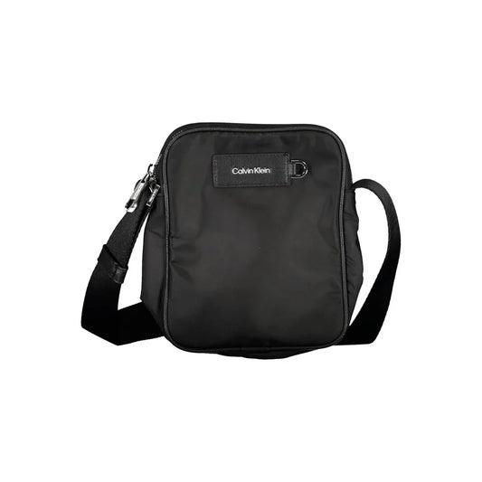 Calvin Klein schoudertas in zwart gerecycled polyester met logo en contrasterende details - MARANOS