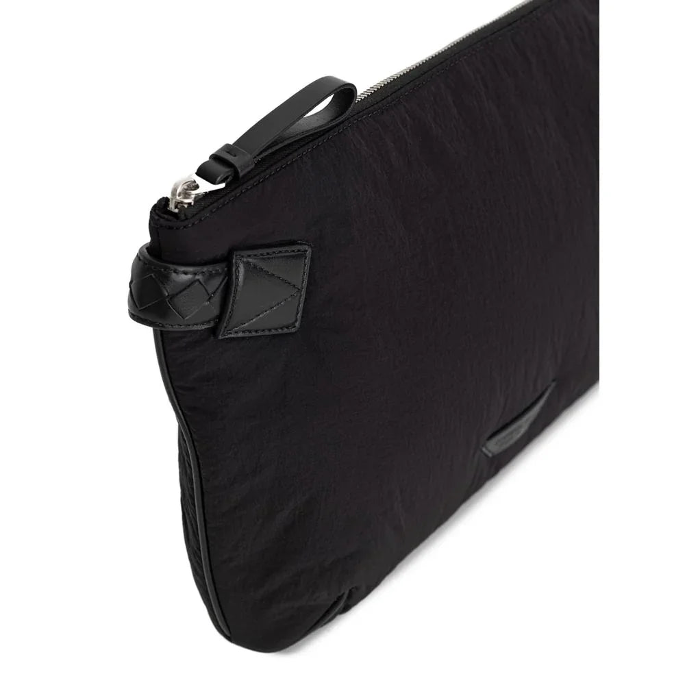 Bottega Veneta clutch in zwart nylon met leren handgreep en logo - MARANOS