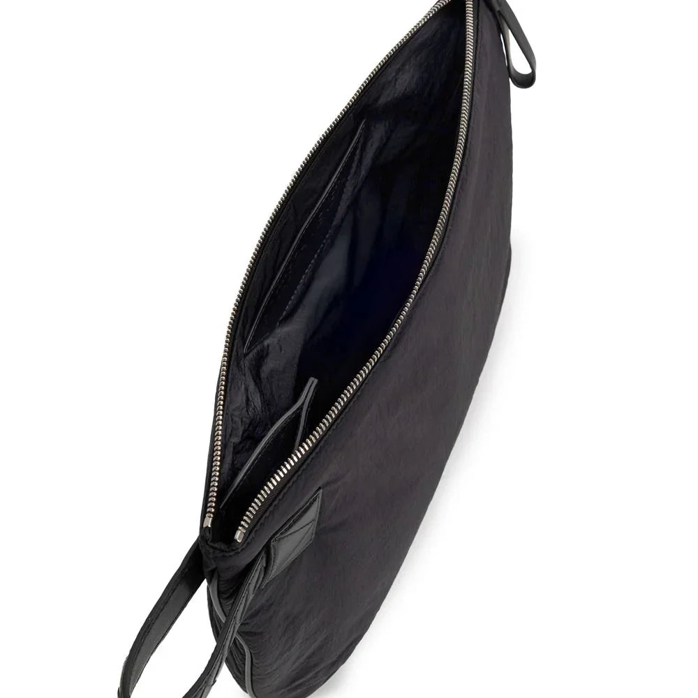Bottega Veneta clutch in zwart nylon met leren handgreep en logo - MARANOS